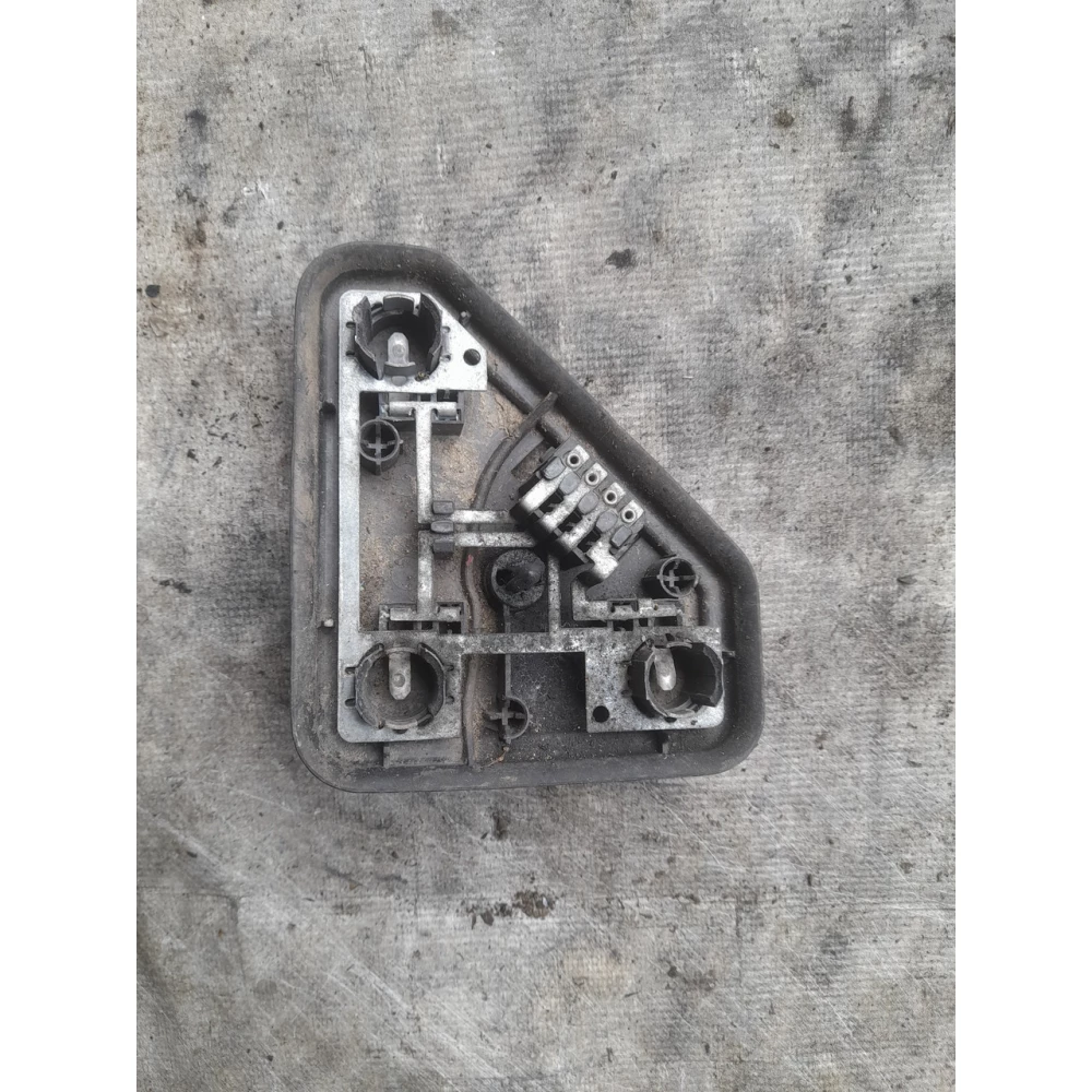 8371326 задняя правая плата фонаря BMW E39