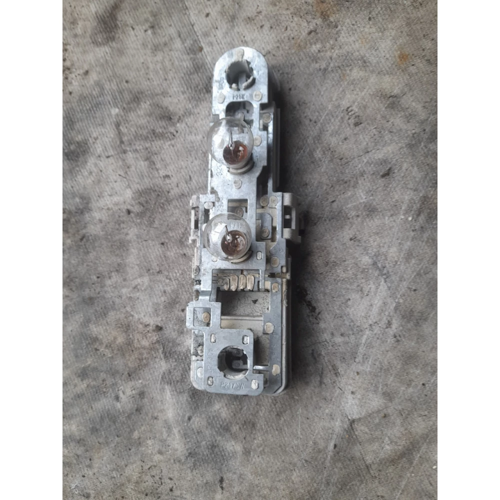 8D9945257 плата заднего левого фонаря Audi A4B5  универсал