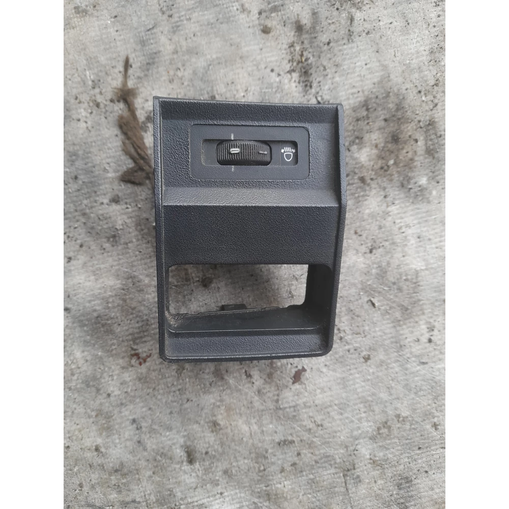 Рамка консоли  фар Bmw E34 8110498