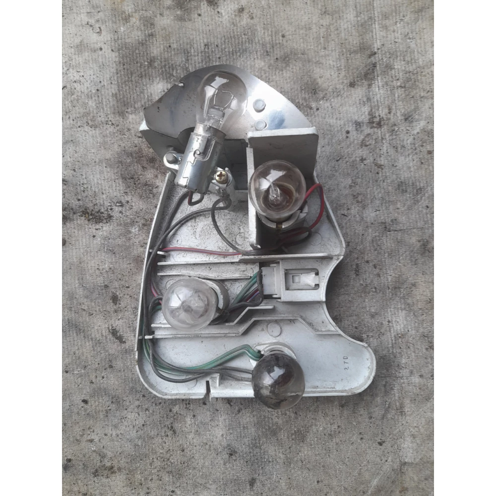 22063324 плата заднего левого фонаpя Nissan Sunny