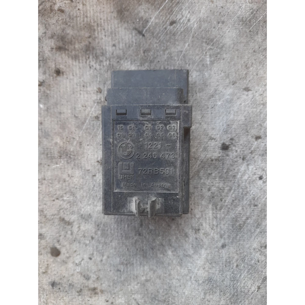 2246473 блок свечей  накала Bmw E36