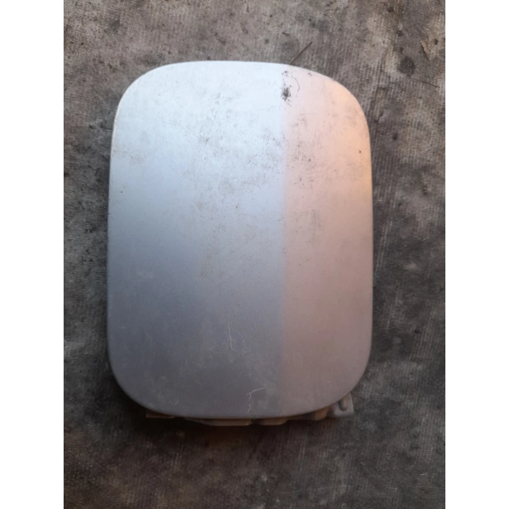 8a0010122a лючок бензобака Ауди 80 б4