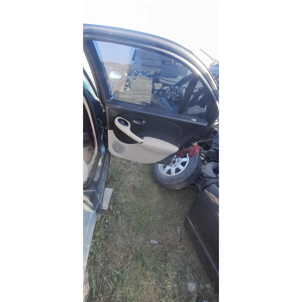 Задняя правая дверь Rover 75