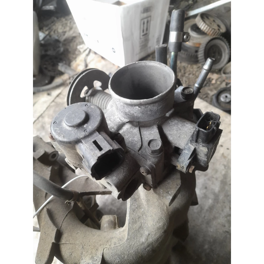 A1205 дросельная  заслонка Nissan Primera P11