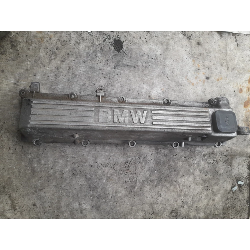 11122246330 Крышка головки блока (клапанная) BMW 7-serie E39 (1994 - 2001)