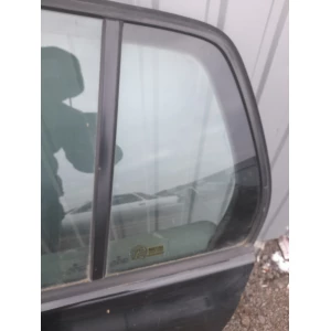 Изображение товара -  43R001057  заднее левое скло Vw Golf 5