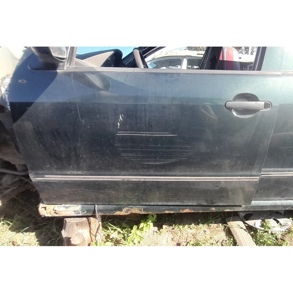 Передняя левая дверь  Skoda Fabia