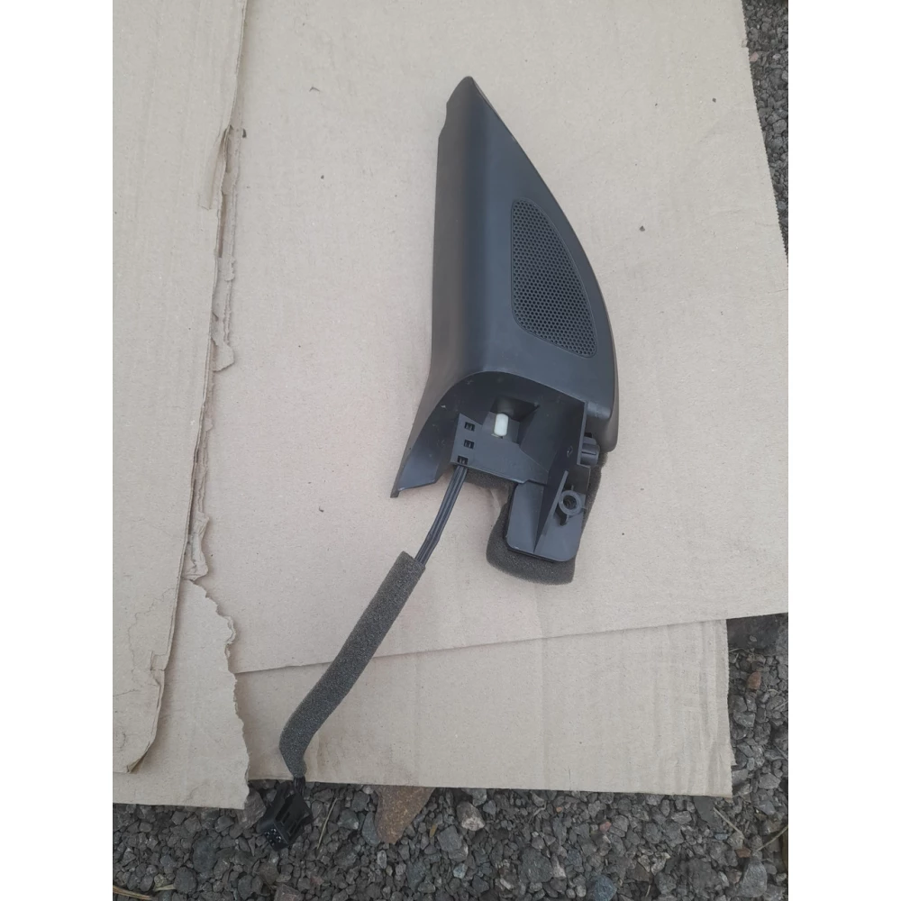 1k0837973k левый  динамик двери Vw Golf 4