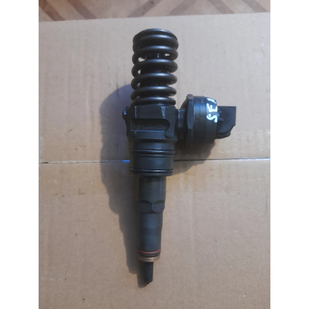 038130073a6 21102fr 0414720215 насос форсунка Seat Ibiza 1.9