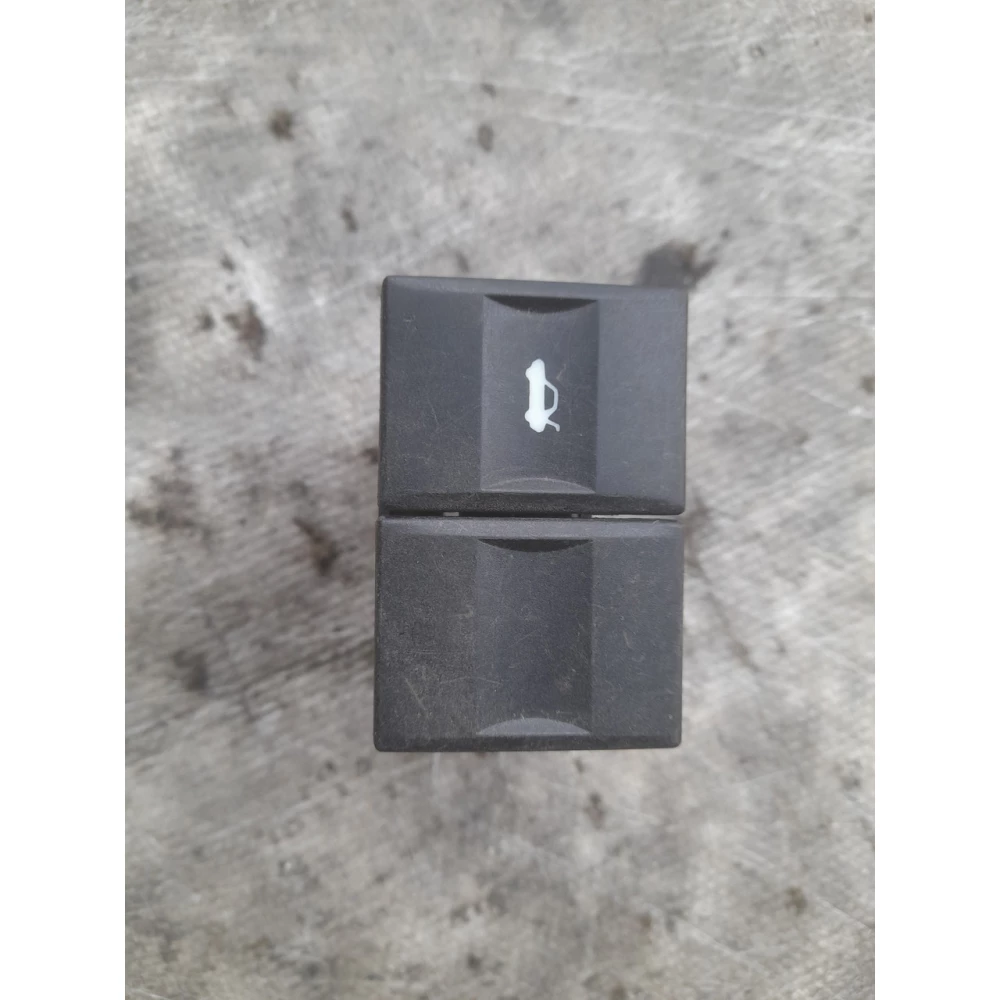 D3l0a кнопка открывания  багажника Форд Мондео