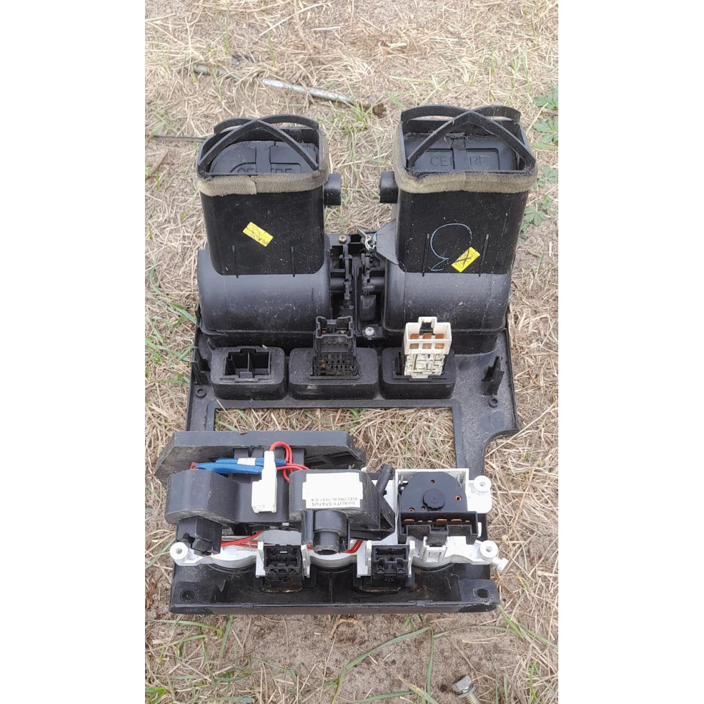 Панель  управления печкой Nissan Primera взборе