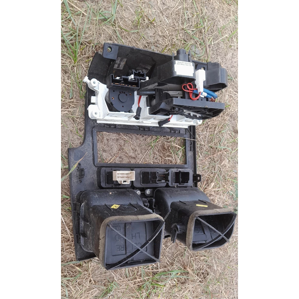 Панель  управления печкой Nissan Primera взборе