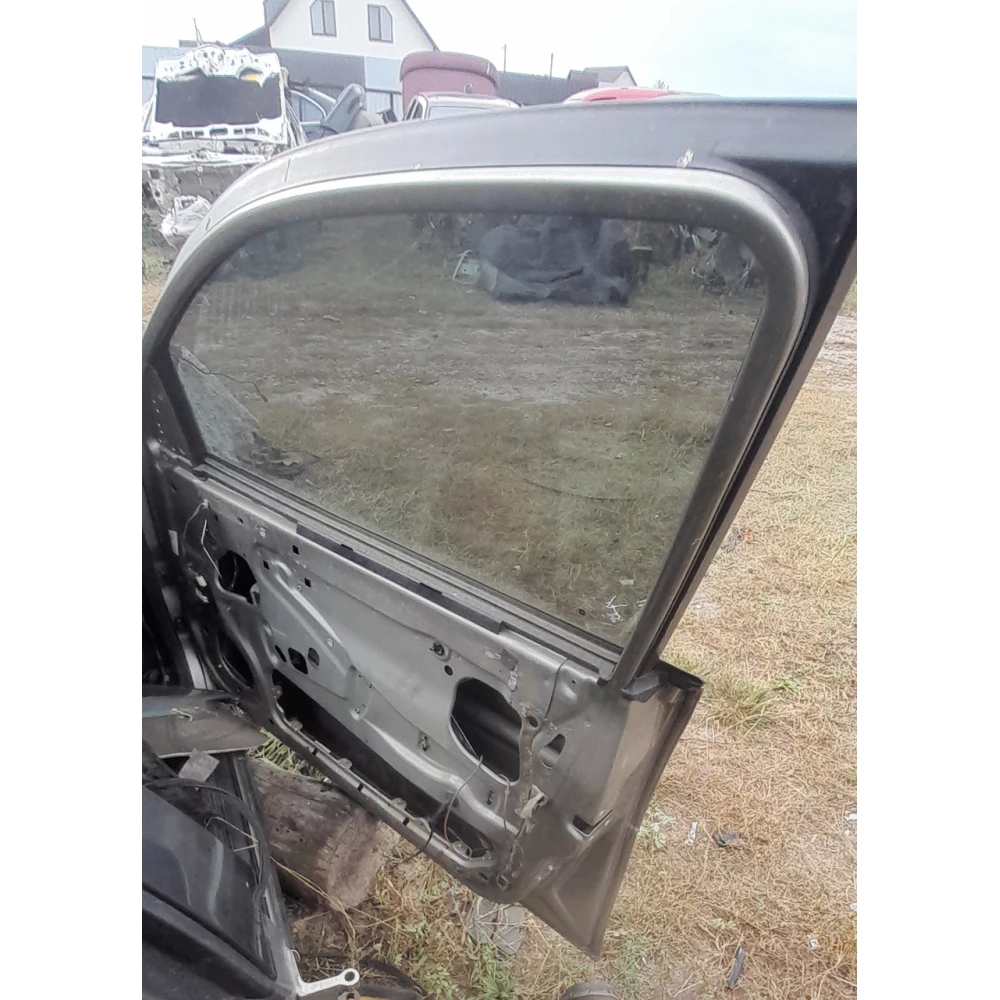 Передняя правая дверь Opel Omega B