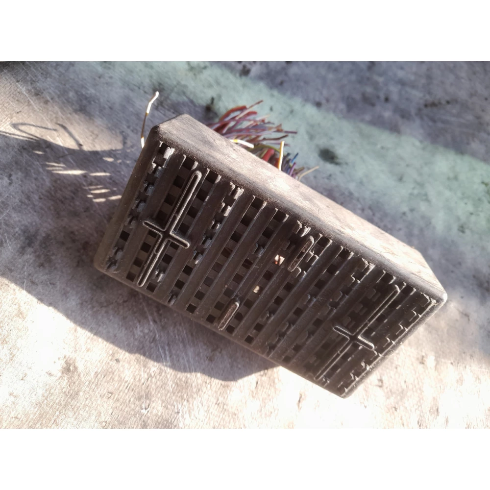 61138365932 блок предохранителей  BMW E39