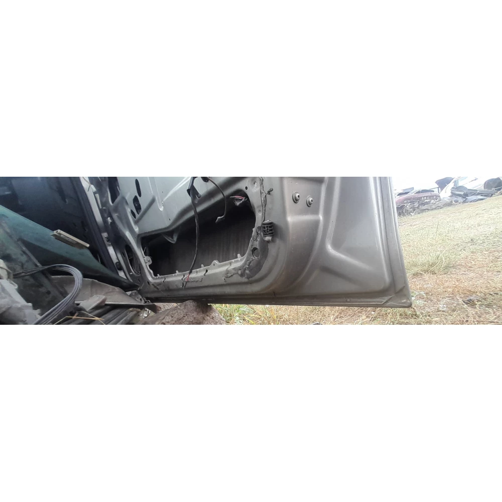 Передняя правая дверь Opel Omega B