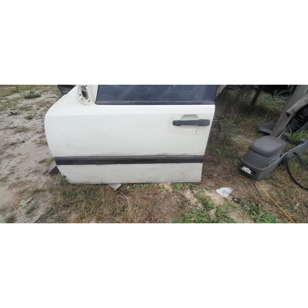 Передняя левая дверь Mercedes-Benz w 202