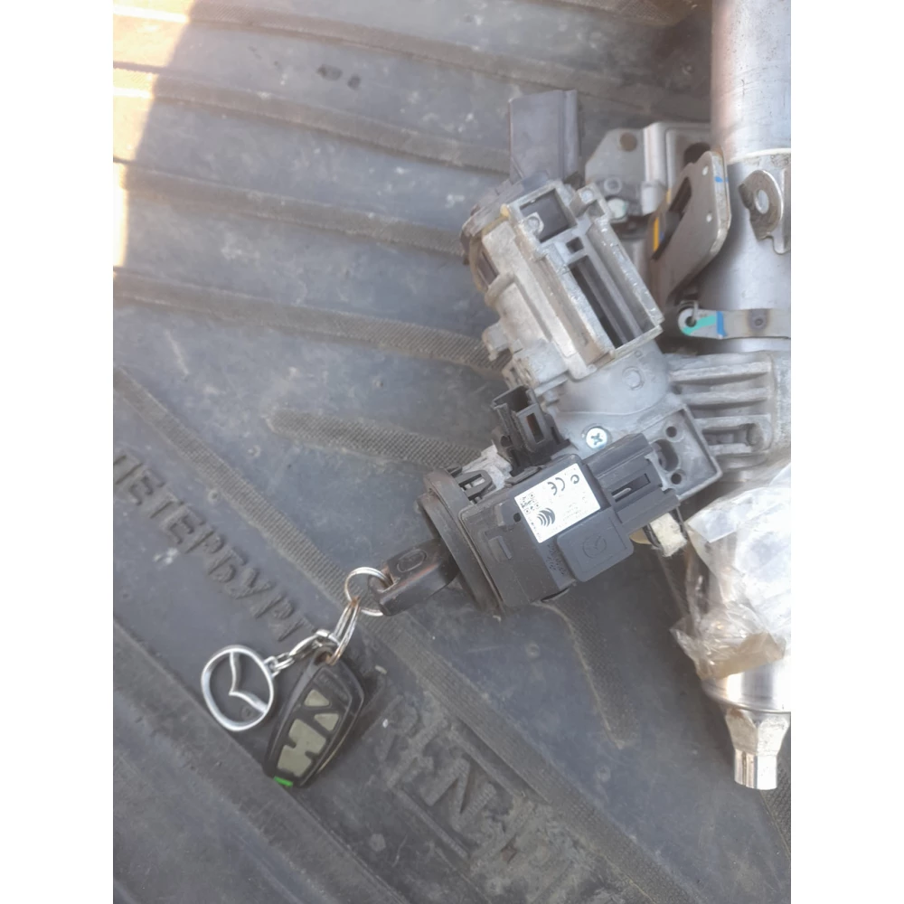 D01H66938A Замок запалювання Mazda 2 DE