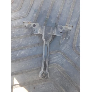 Изображение товара -  DF715215 Mazda 2 Кронштейн панели радиатора