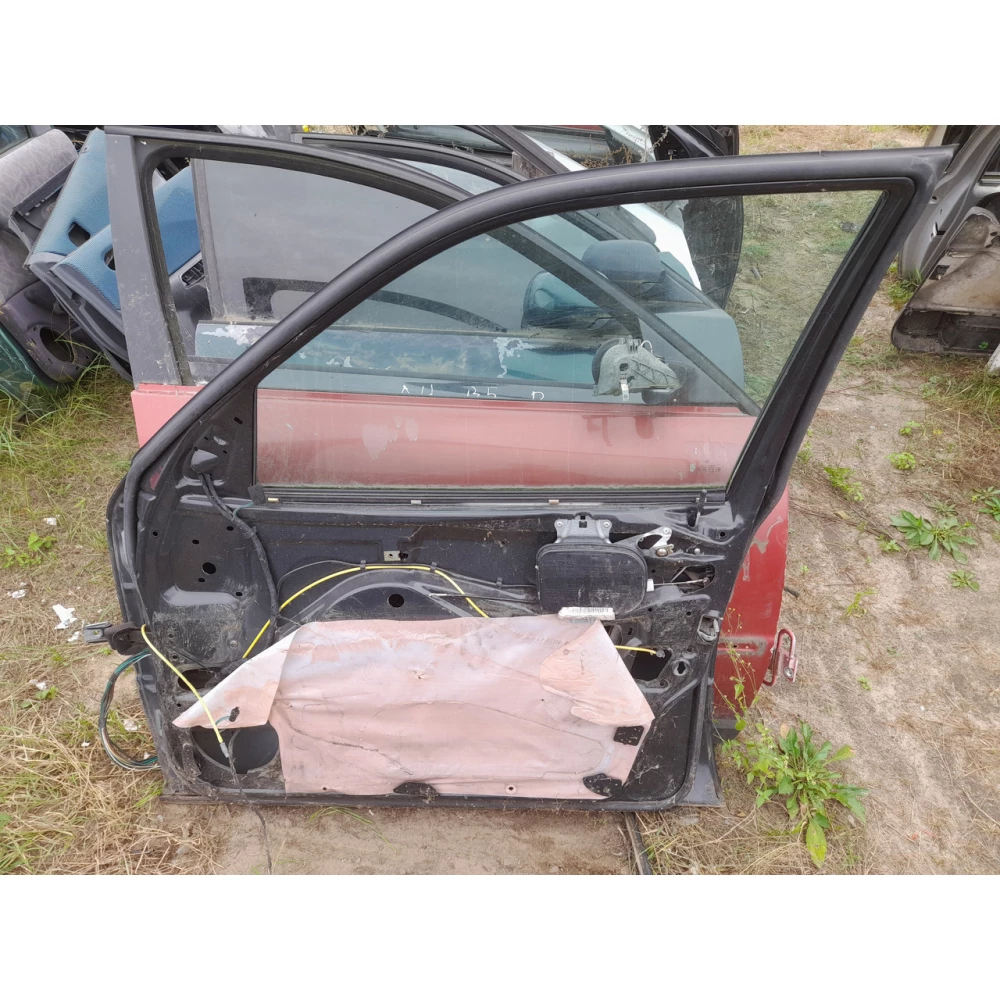 Передняя правая дверь  Mercedes  Benz w210