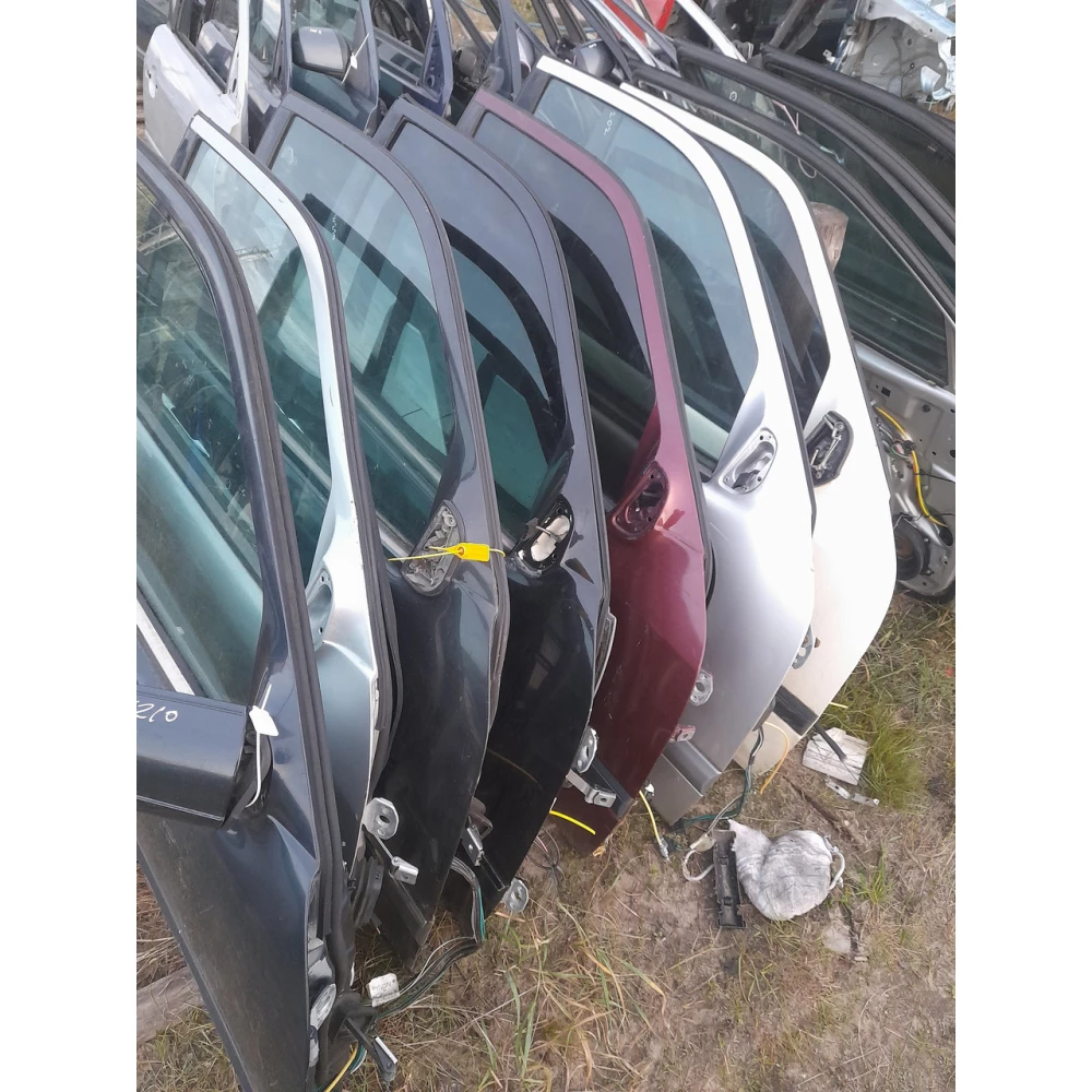 Передняя правая дверь  Mercedes  Benz w210