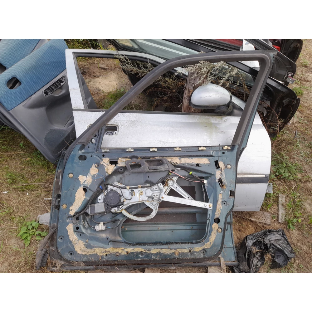 Передняя правая дверь BMW E34