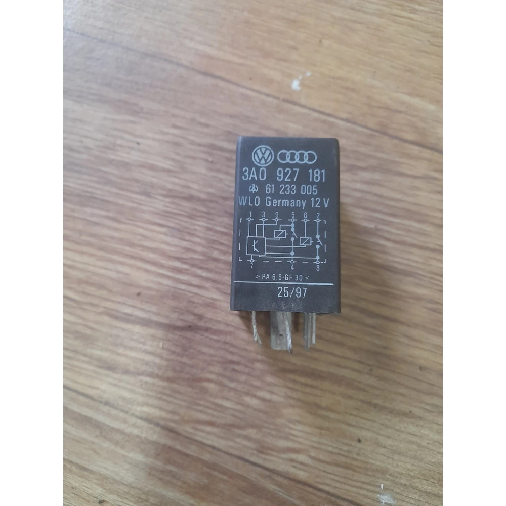 3а0927181 реле стартера Vw Passat B7