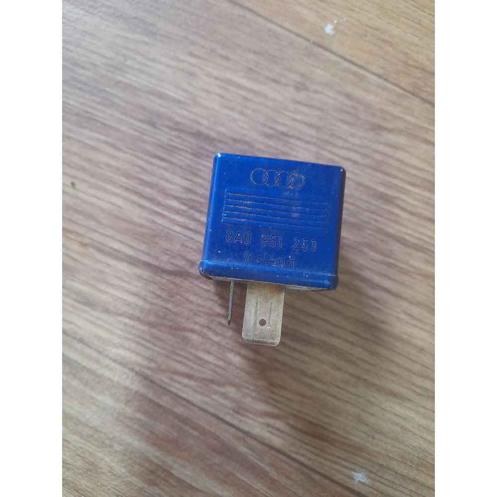 8a951253 Реле бензонасос Ауди А4В5