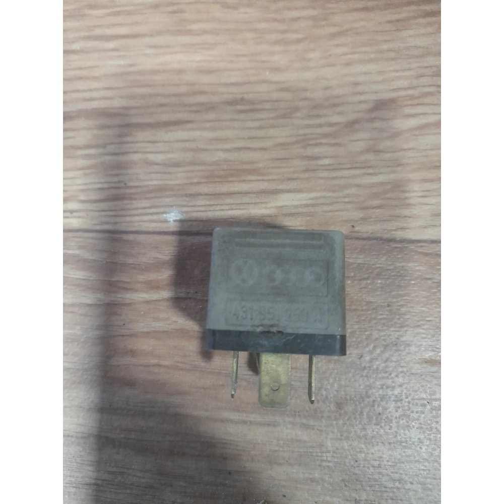 Реле audi 431951253а bosch 0332014152 12в 25а