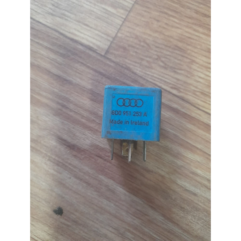 8d0951253a  реле вентилятора  Ауди