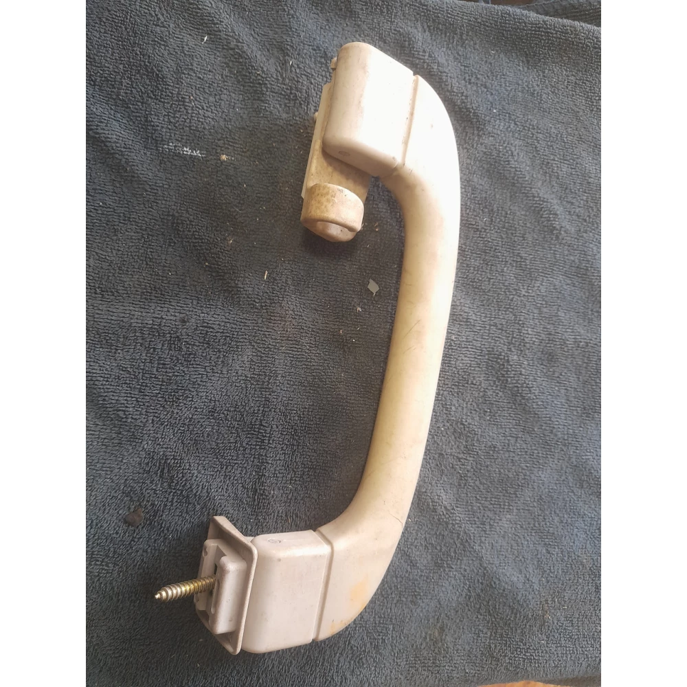 8235578 правая ручка потолка  Bmw E39