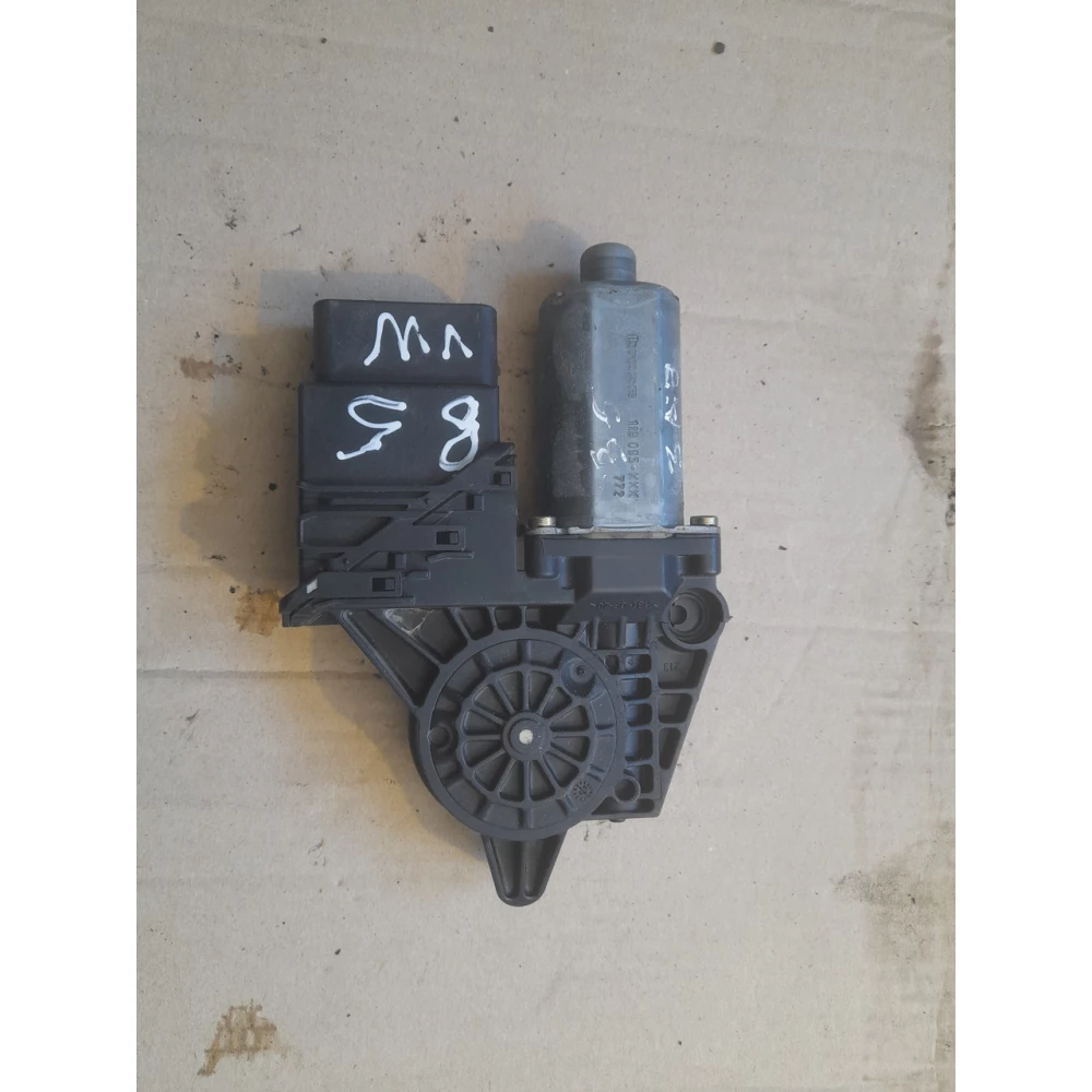 9776101439200 задний левый  стеклоподйомник  Vw Passat b5