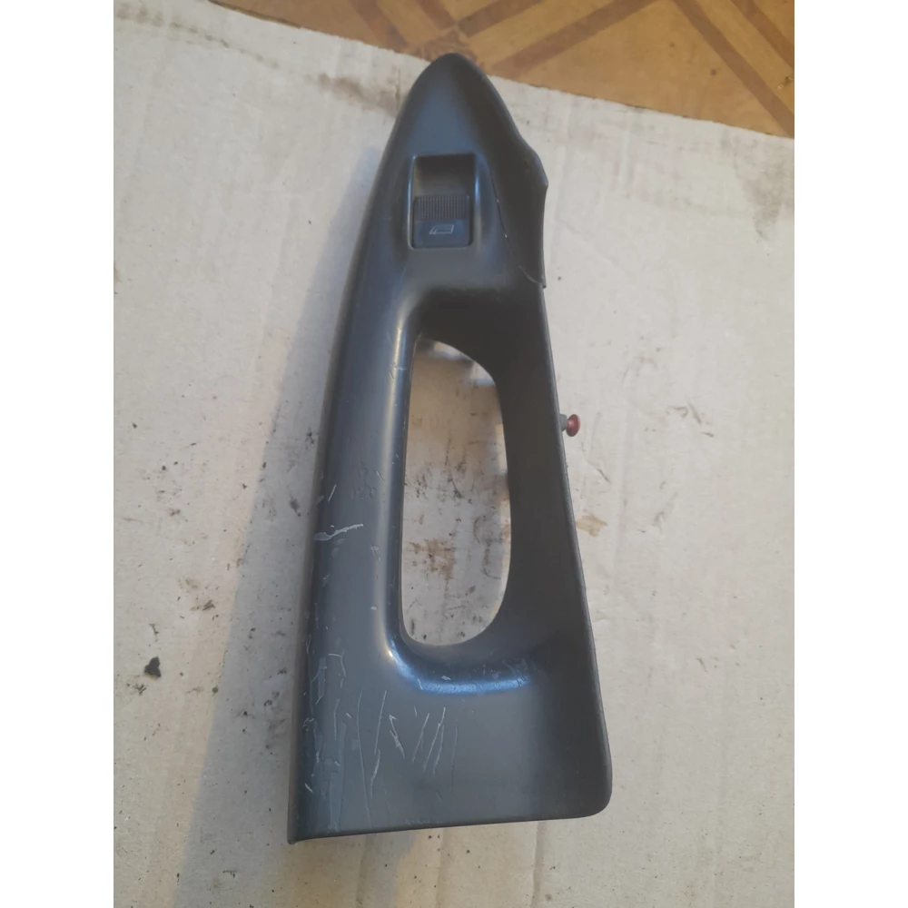 8d1867172a пластик дверной  карты Ауди А4В5