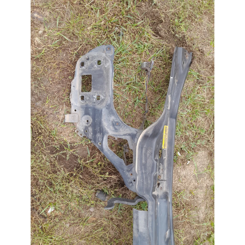 Передний телевизор Rover75