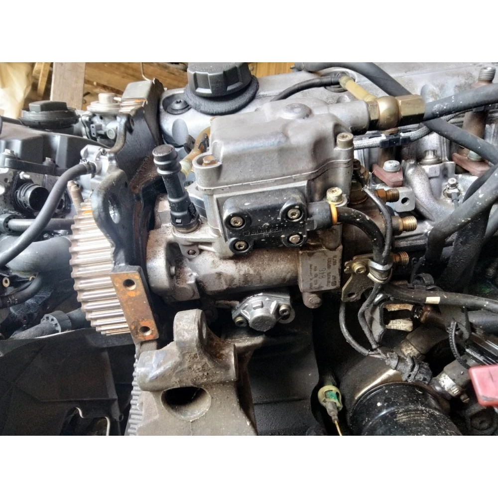 Топливный насос высокого давления ТНВД BOSCH VOLVO V40 S40 1.9 TD 7700114070 / 0460414984