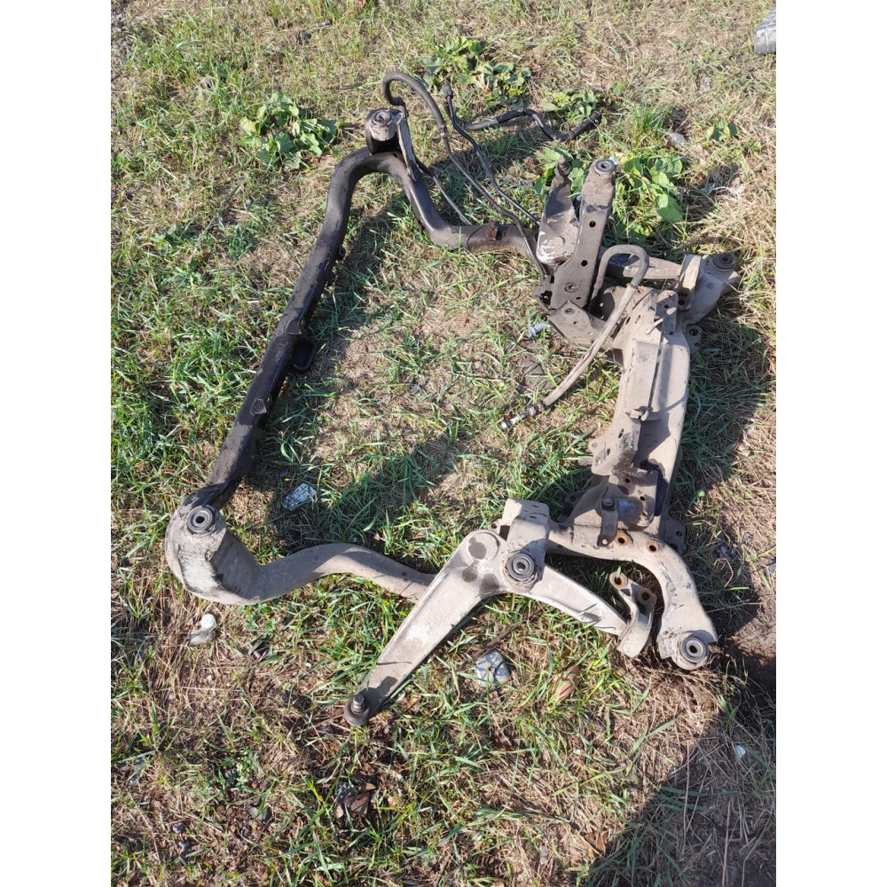 Передний  подрамник Rover 75