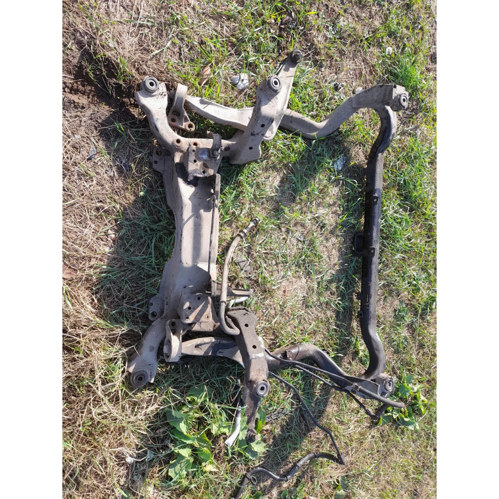 Передний  подрамник Rover 75