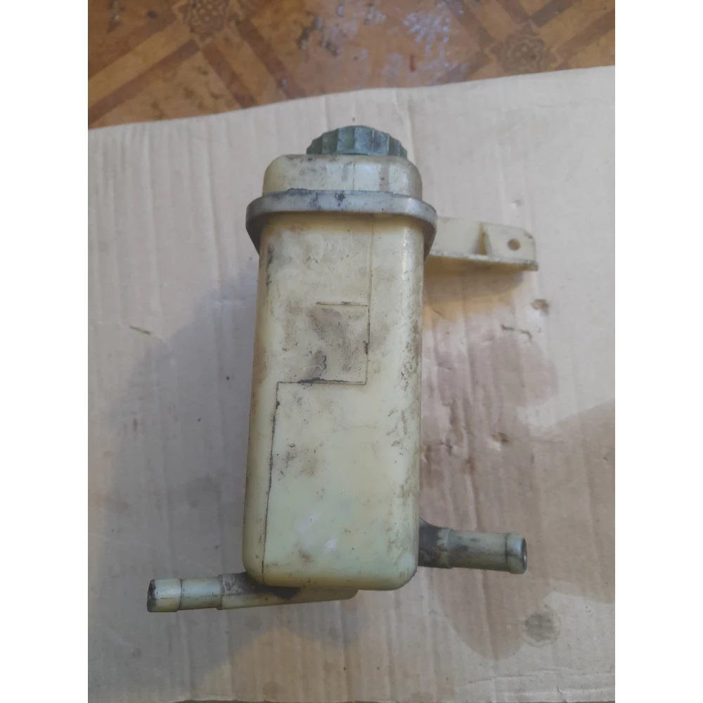 8a0422373c бачок гур Ауди 80 б4