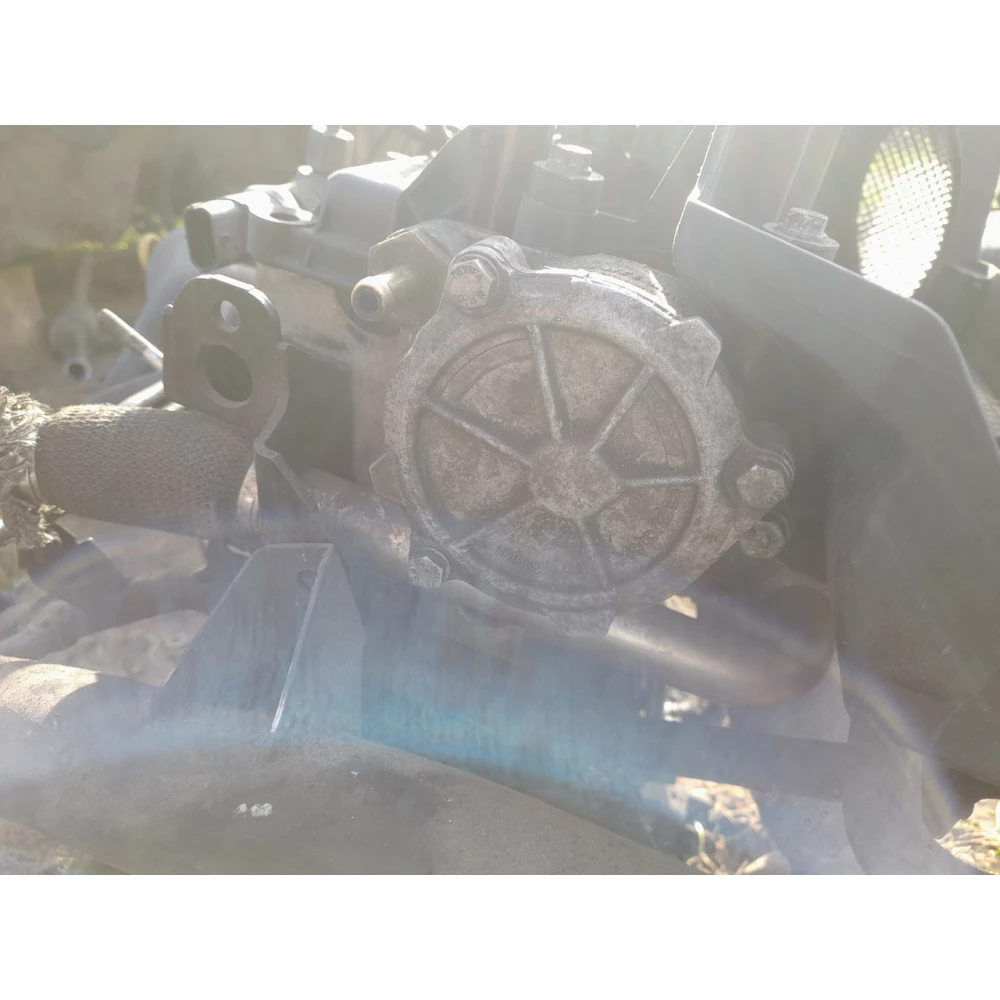 Вакуумный насос Rover 75 2248170