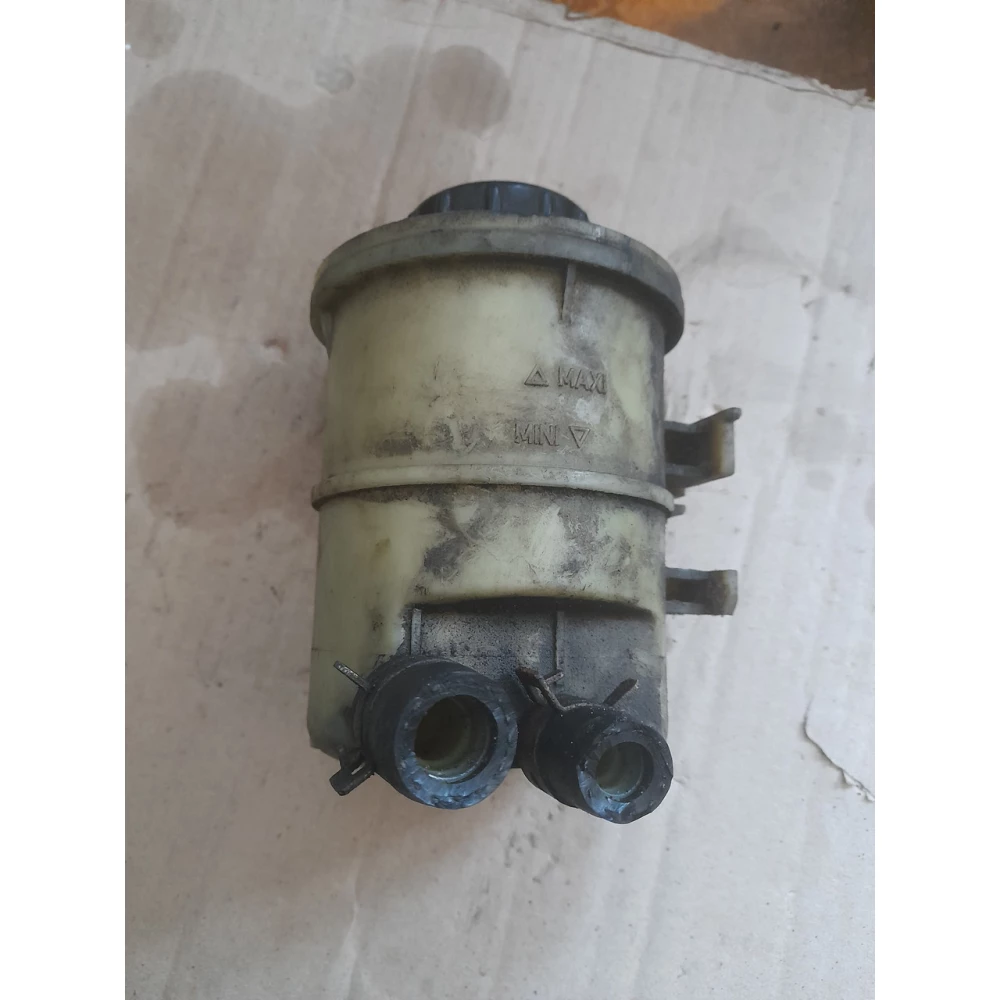 8200005185 бачок гура Renault