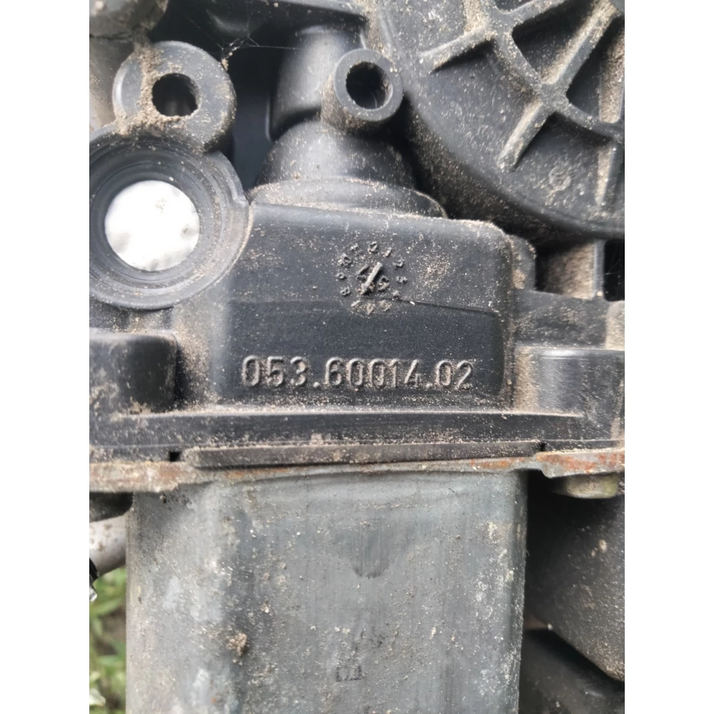 Моторчик стеклоподъемника передний левый Audi A6 C5 056001402