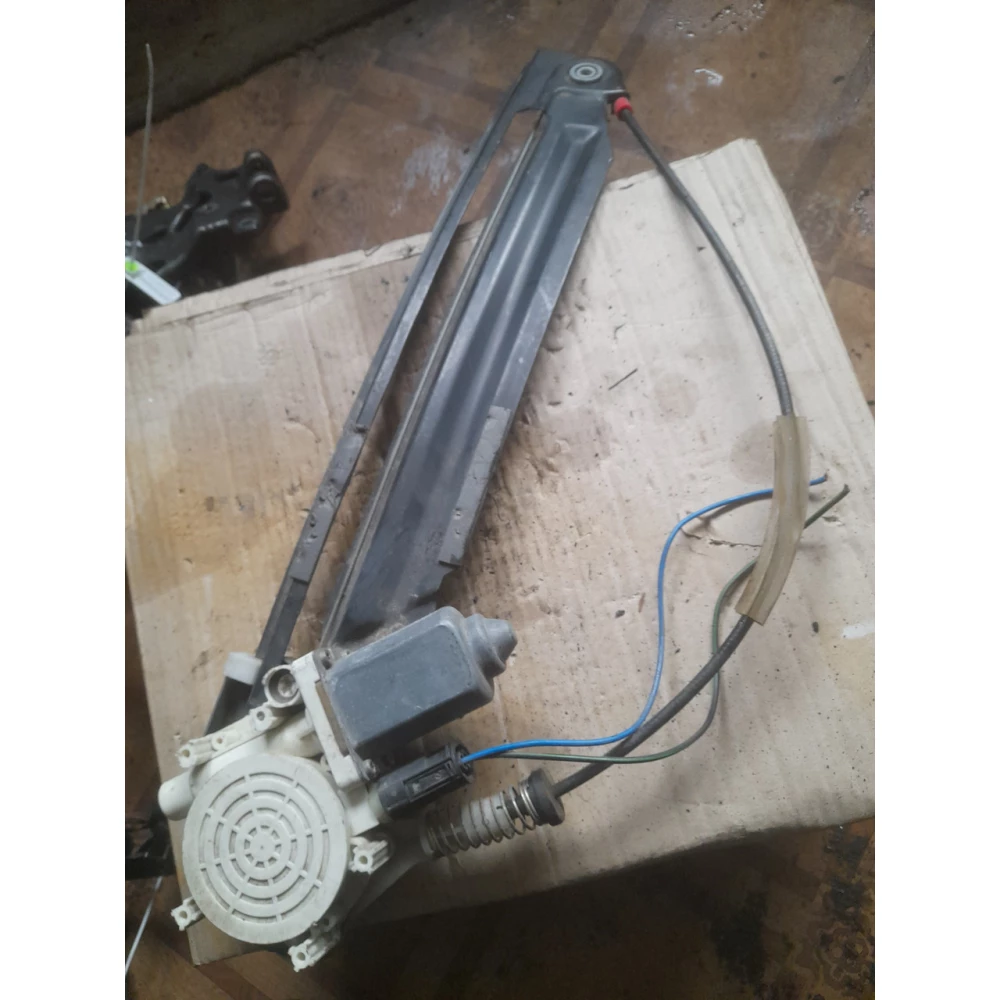 67628360511 задний правий склоподйомник  Bmw E39