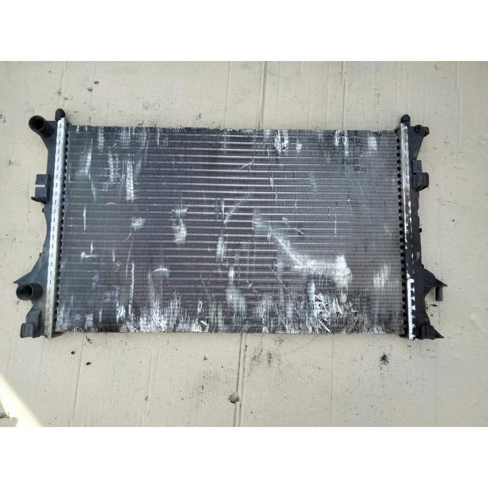 7711134656 радиатор охлаждения Renault Laguna 2