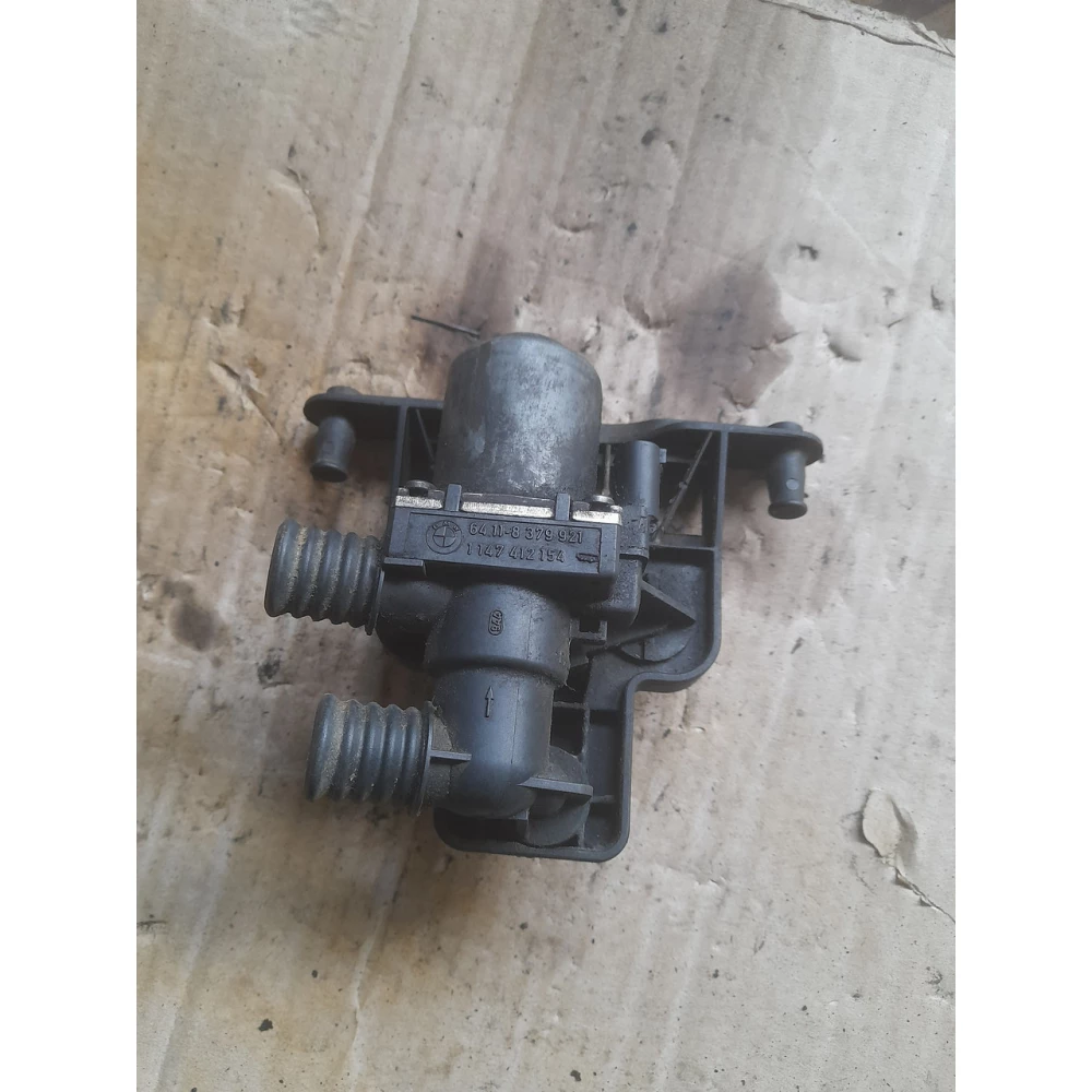 64118379921 клапан печки  BMW