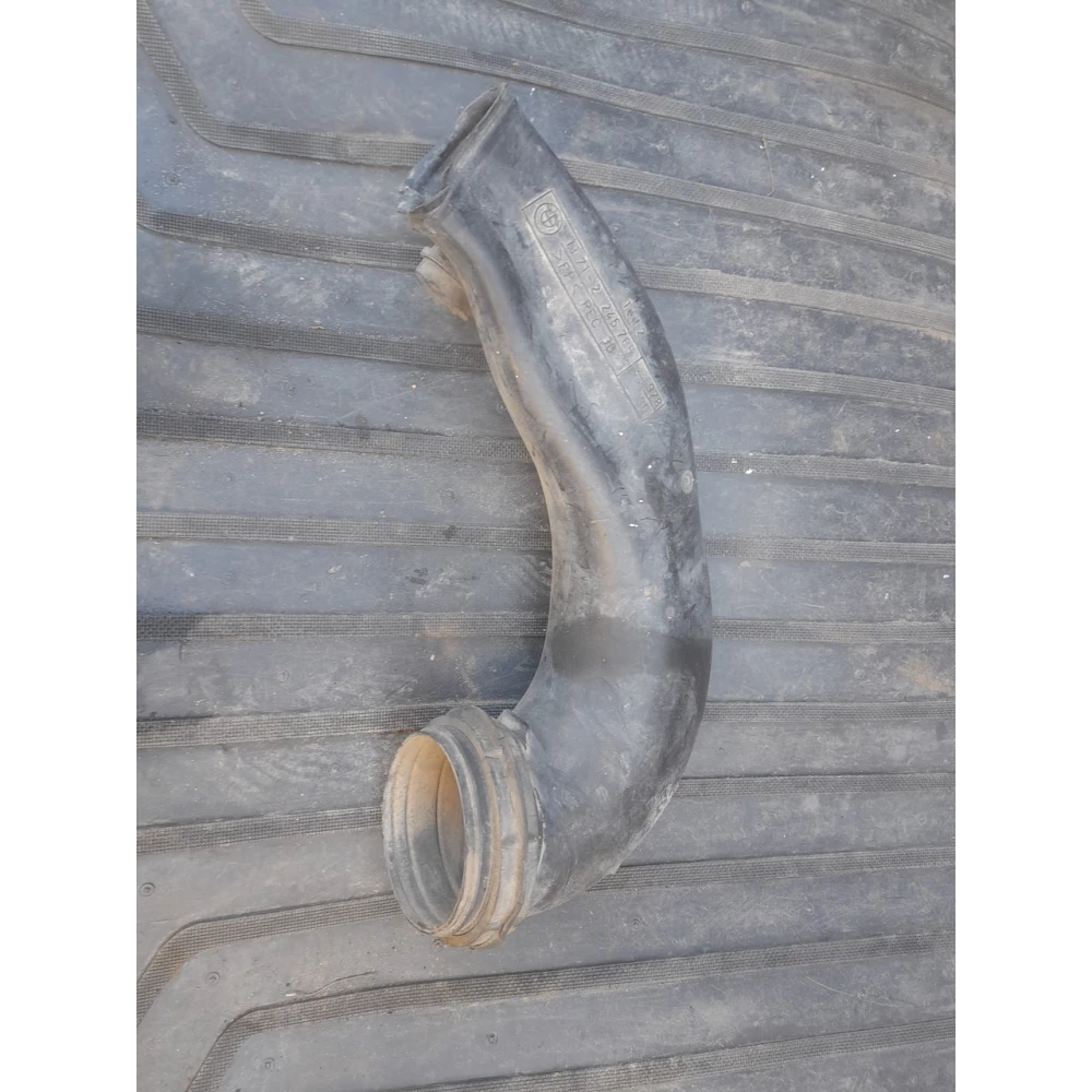 13712246765 воздуховод BMW E39