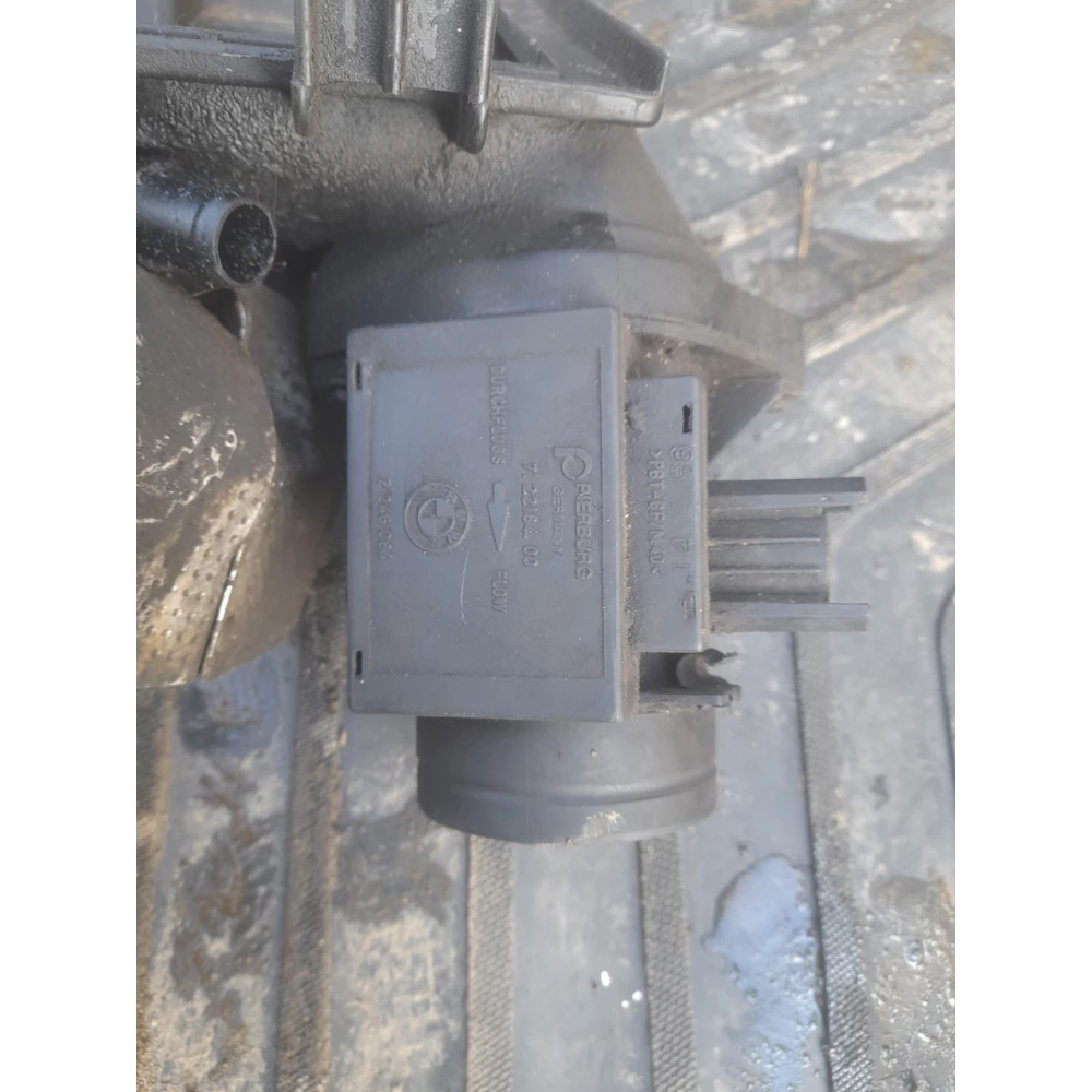2246084 розходомер Bmw e39 2.5