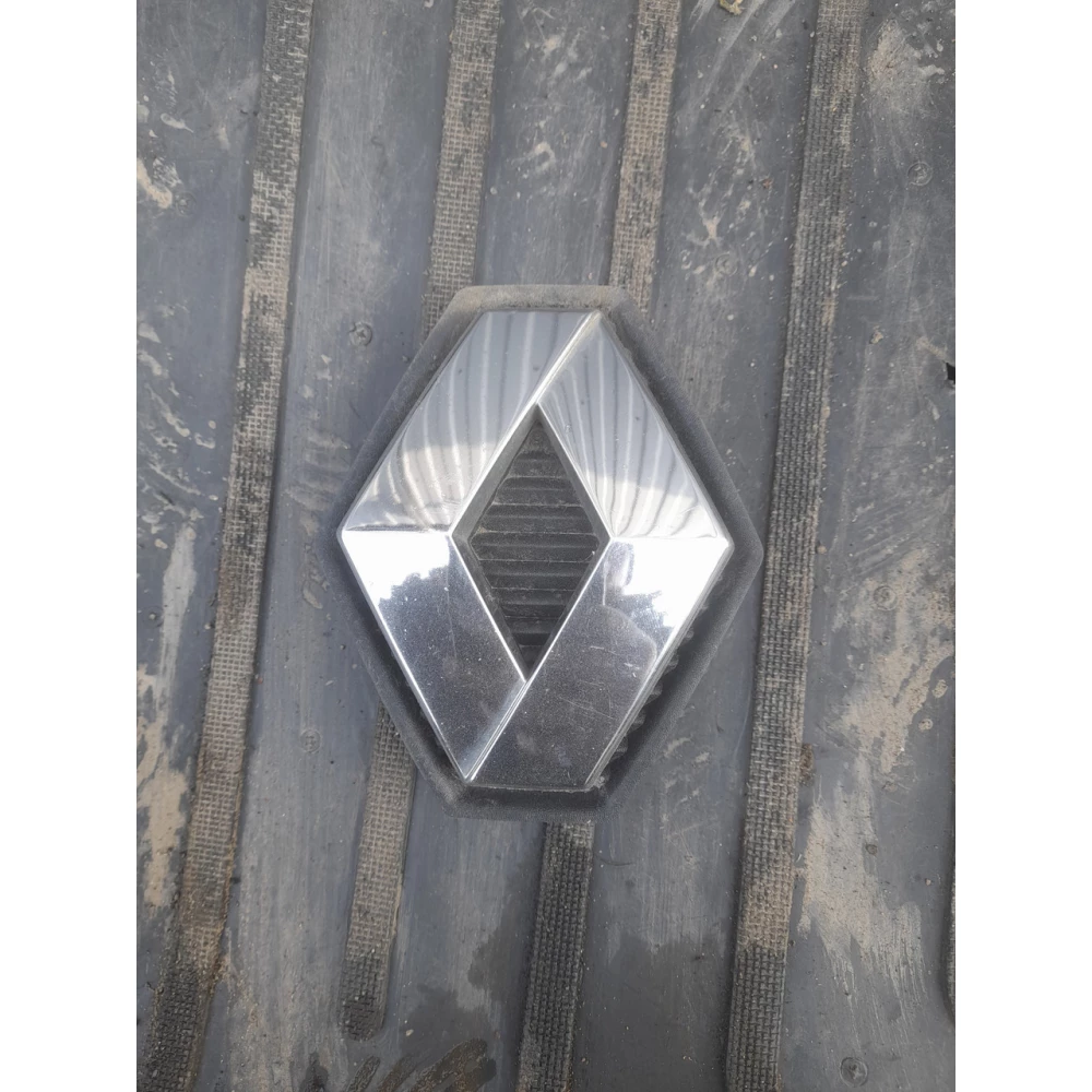 8200115115 емблема Renault Megane