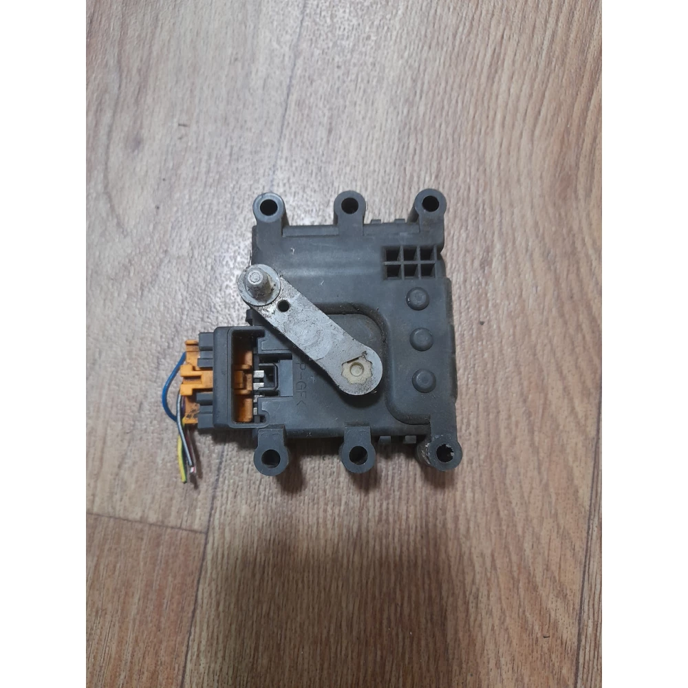 Привод заслонки печки Мазда 6