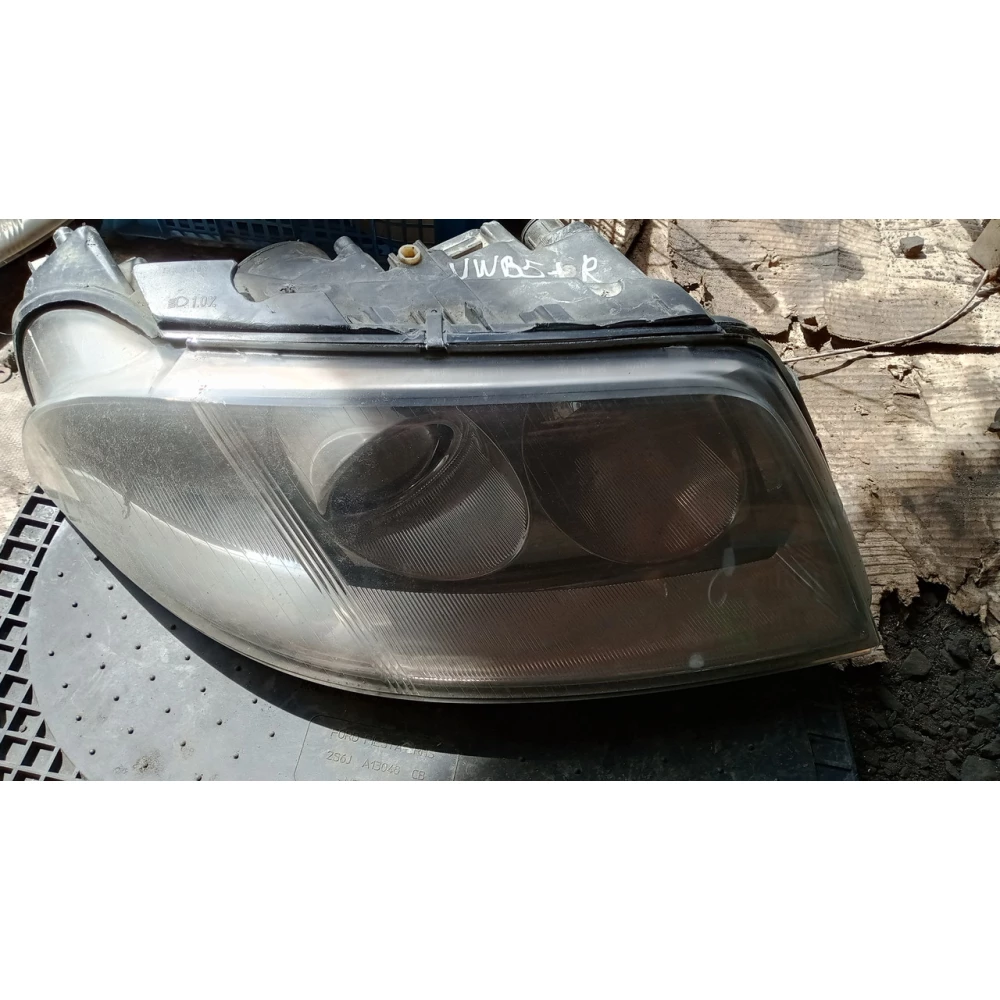3B0941010AN  передняя правая фара Vw Passat B5+
