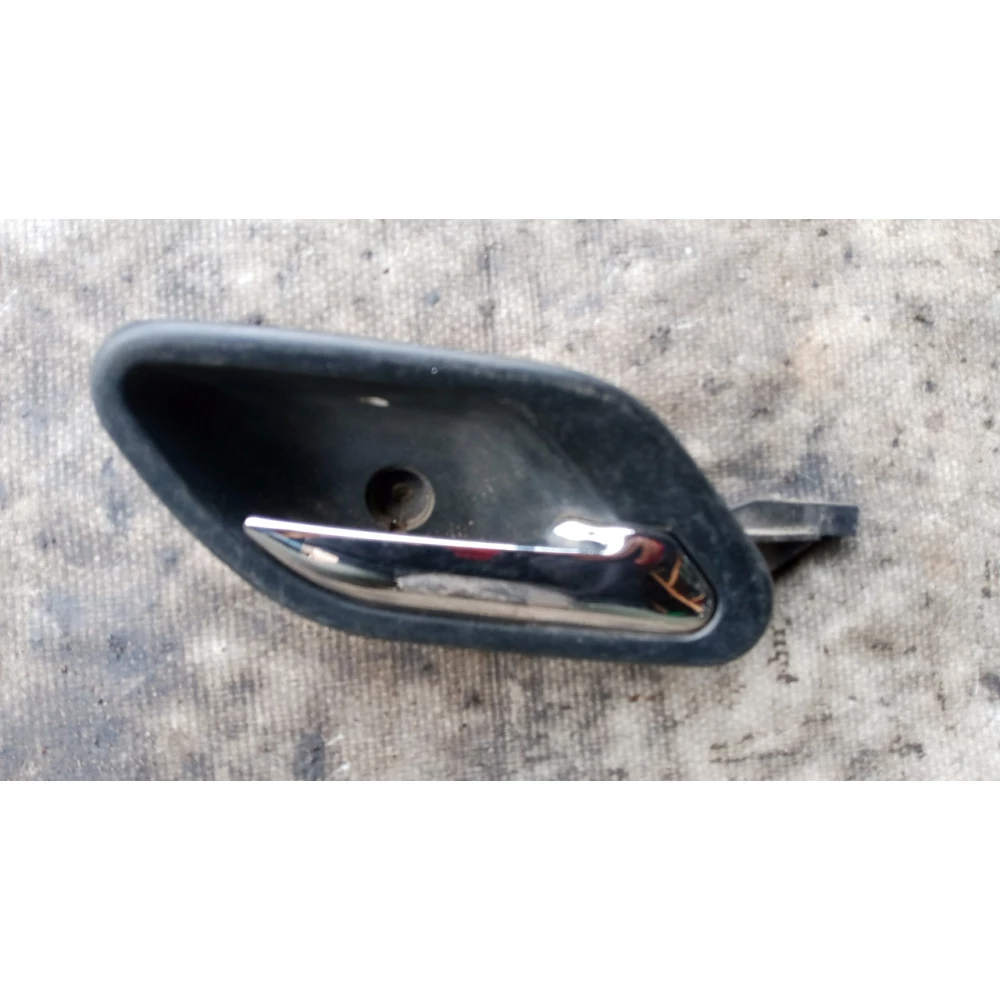 8226050 внутриняя правая ручка двери BmwE39