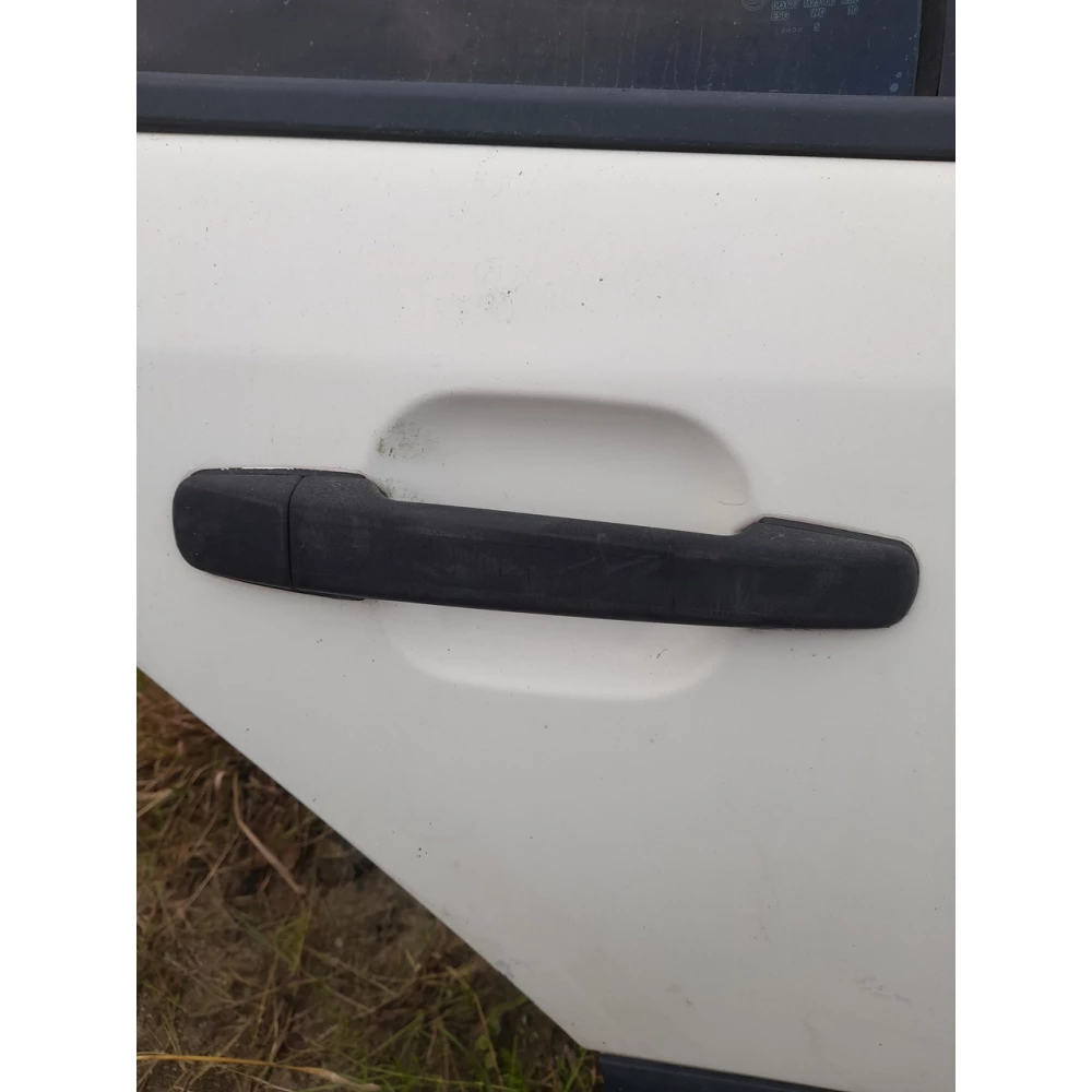 Задняя правая  наружняя ручка двери Mercedes-Benz w202